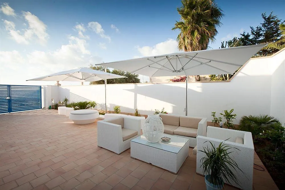 Sunset Beach Bed & Breakfast Marausa